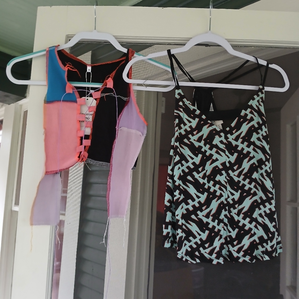 Set of 2 tank tops